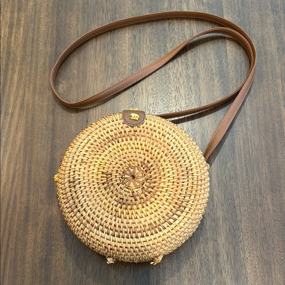 Elegant Woven Brown Crossbody Bag